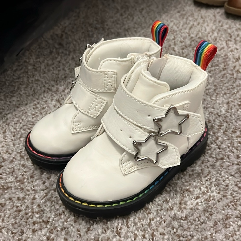 Wonder nation white boots toddler size 7